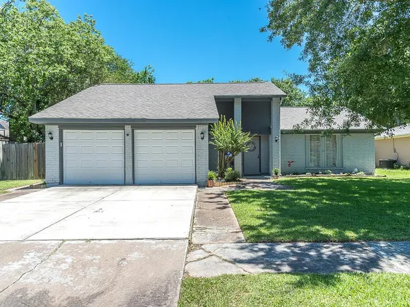 2303 Meadow Green Dr, Pearland, TX 77581