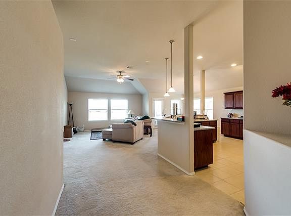 4th image of 1121 Hidden Meadow Dr