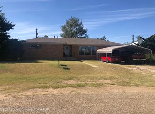 924 Clark Ave, Stinnett, TX 79083