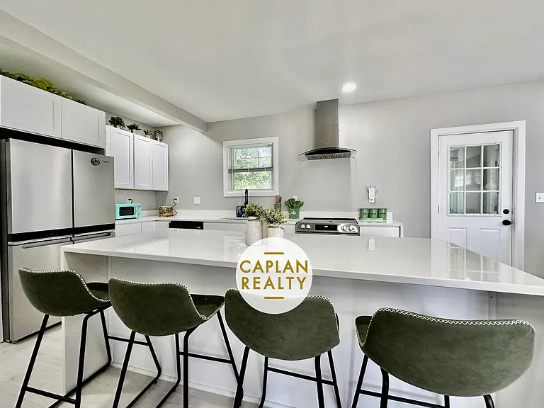 432 Lighthouse Rd — Photo 4