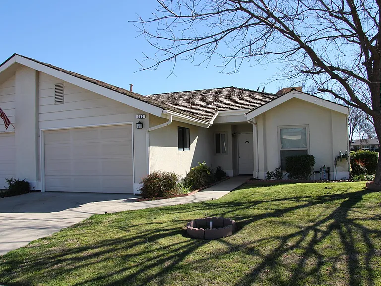 650 Vine Ct — Photo 1