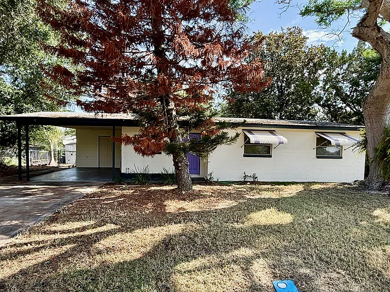 1112 Northview Dr — Photo 1