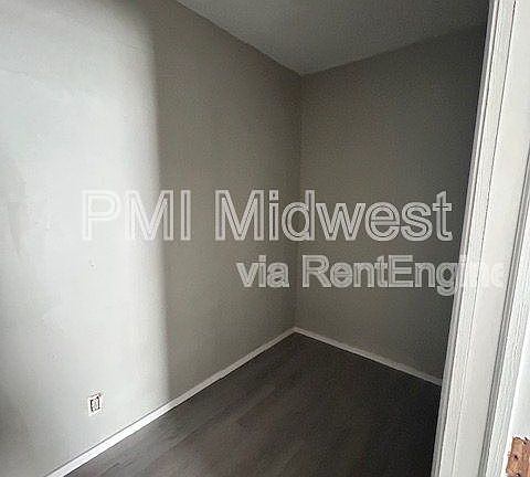 4th image of 2516 S Washington St Unit 3