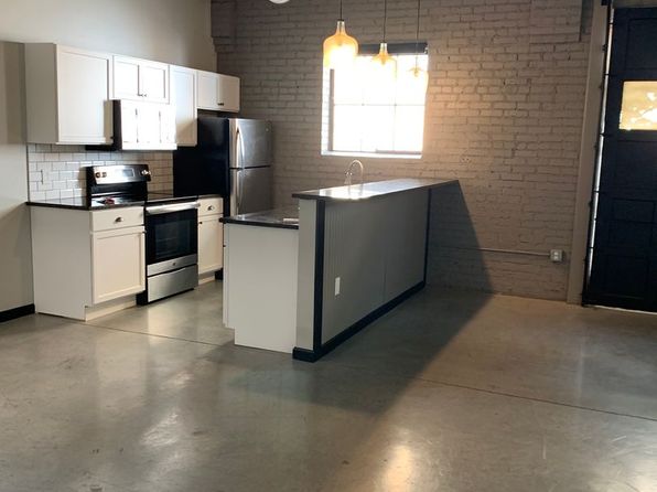 105 Pendleton St APT 3