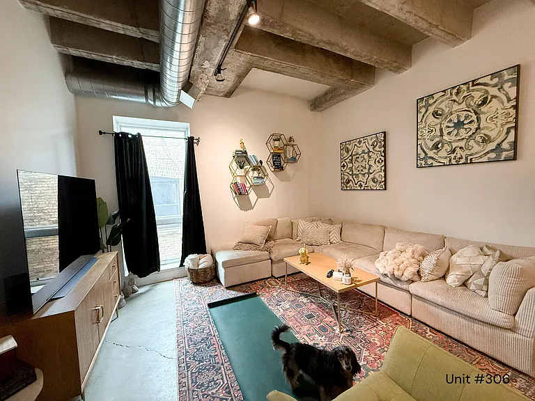 4601 N Paulina — Photo 10