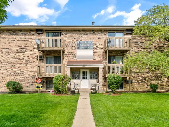 8337 Woodland Dr APT A, Darien, IL 60561