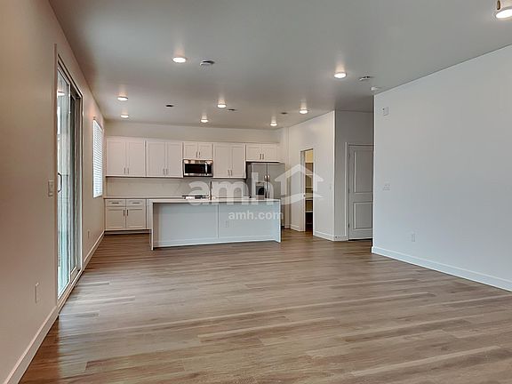 5th image of 9723 W Parkway Dr