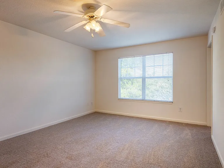 Ryan Oaks Apartments — Photo 24