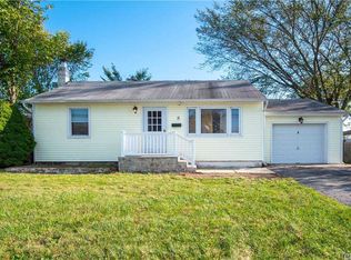 8 Leibrock Ave, Lindenhurst, NY 11757