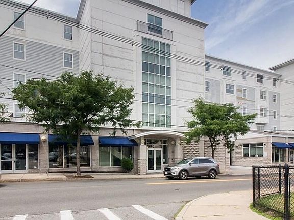 2nd image of 550 Pleasant St Ste 408