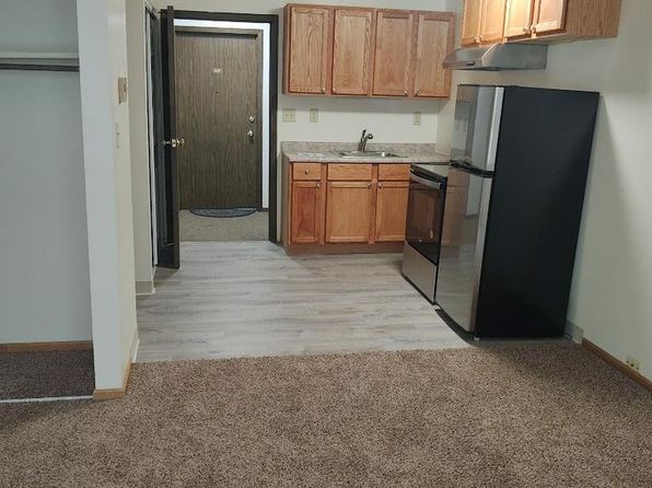 W62N563 Washington Ave APT 111