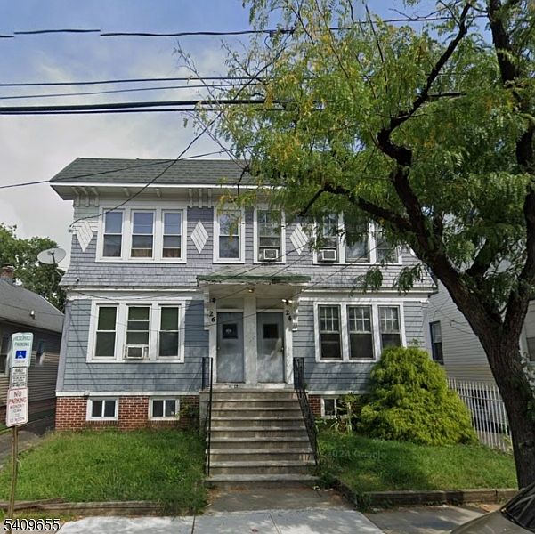 1st image of 24 Welland Ave
