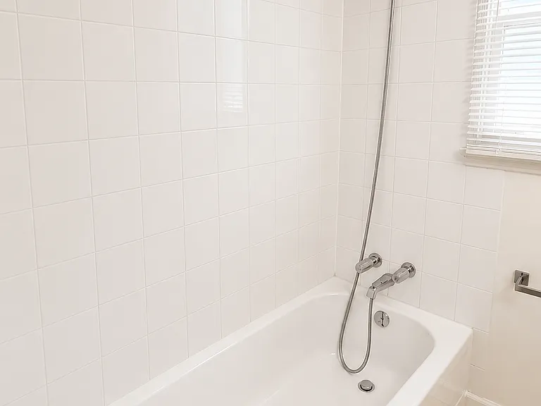 2490 Cedar Avenue — Photo 5