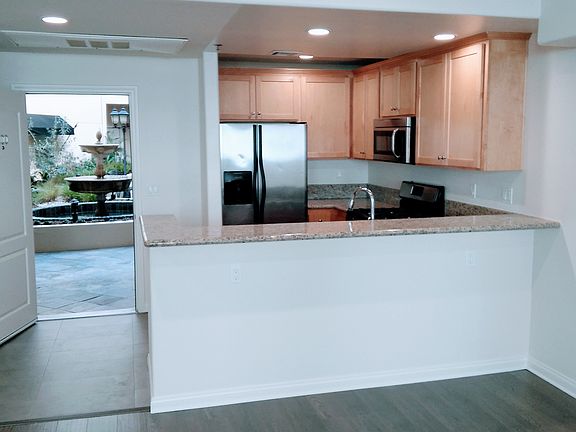 5th image of 12032 Guerin St APT 201