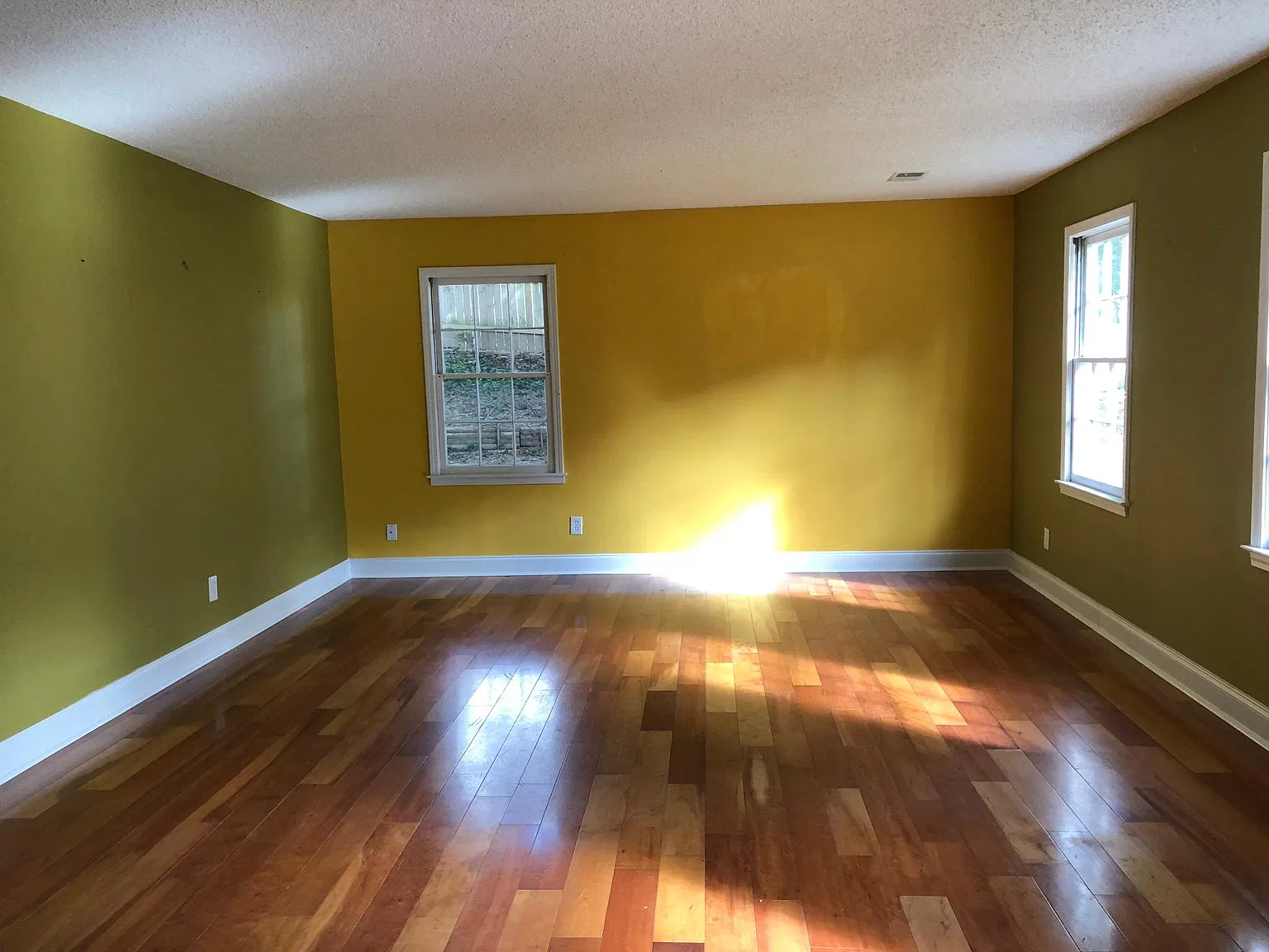3 bed, 1500 sqft, $1,995 — Photo 2