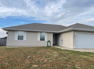 105 Spruce Ave, Clever, MO 65631