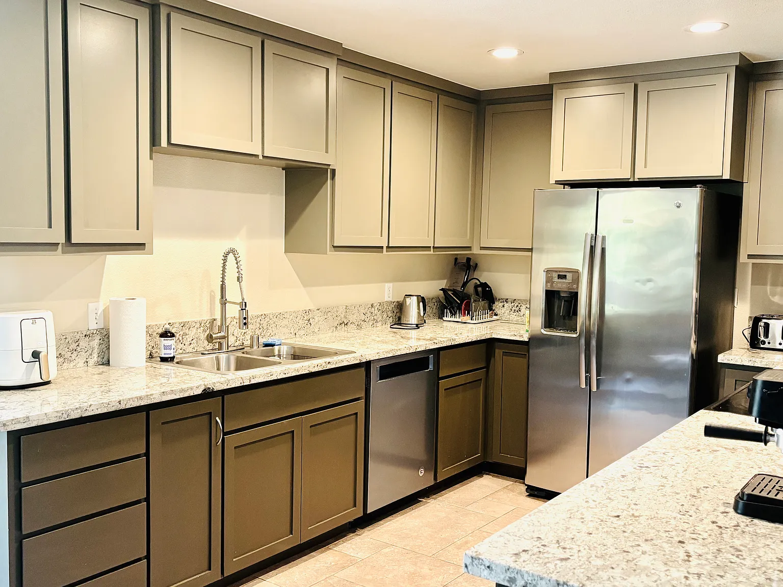 4 bed, 1820 sqft, $2,750 — Photo 1