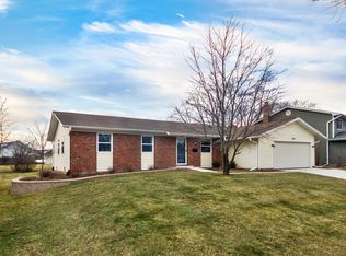 825 Concord Ln, Hoffman Estates, IL 60192