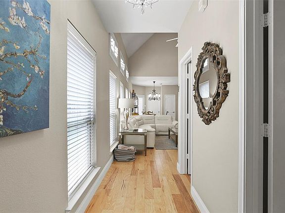 3rd image of 5921 Pisa Ln
