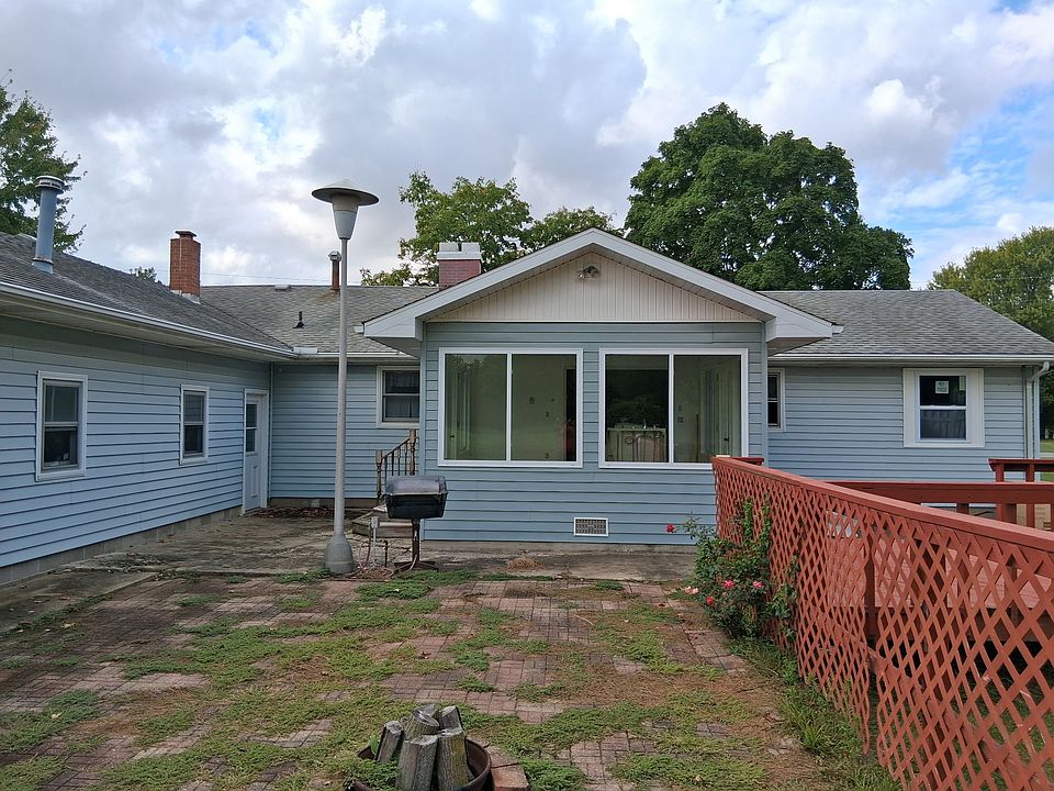 2nd image of 6 SE 13th St