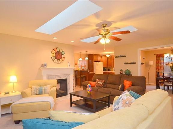 2nd image of 389 Fox Harbour Dr