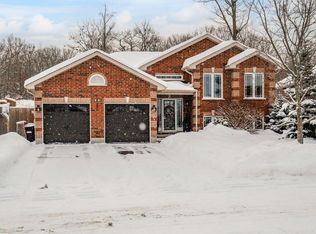 13 Hunter Ave, Tay, ON L0K 2A0