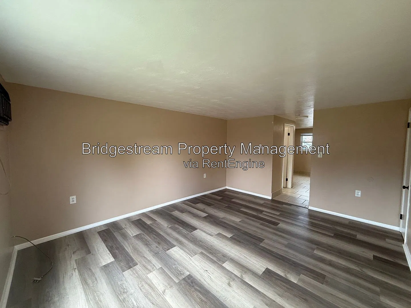 2 bed, 1.0 bath, $995 — Photo 1
