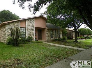 11715 Featherbrook Dr, Dallas, TX 75228