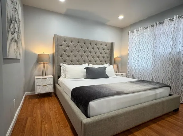 859 N McCadden Pl, Los Angeles, CA 90038