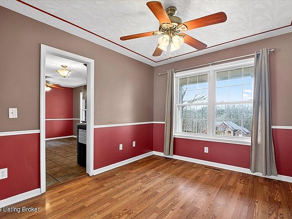5th image of 217 Bolton Ct