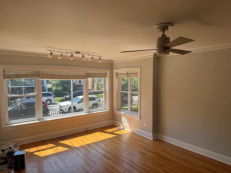 4139 N Troy St #1 — Photo 4