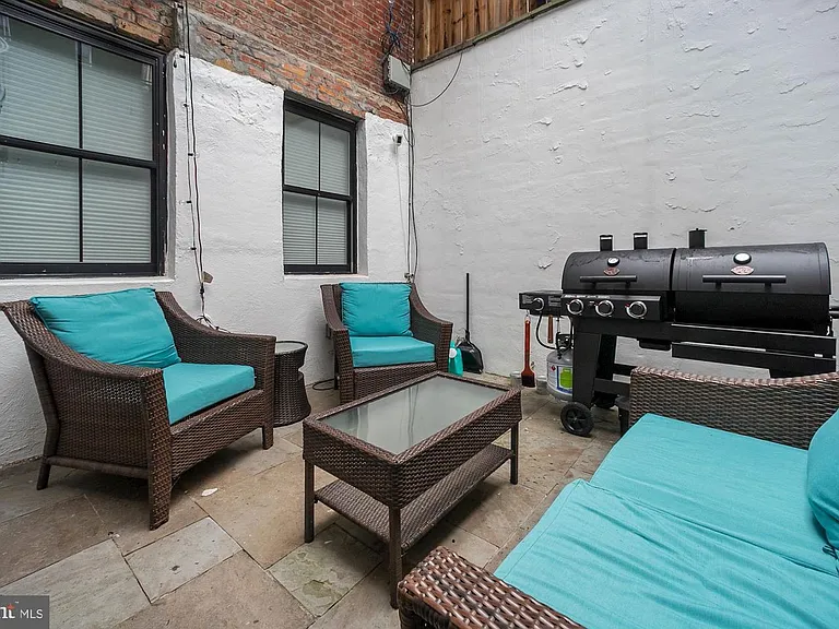 2298 Champlain St NW #B — Photo 20