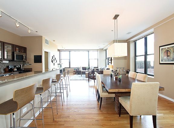 4th image of 849 N Franklin Ave #407