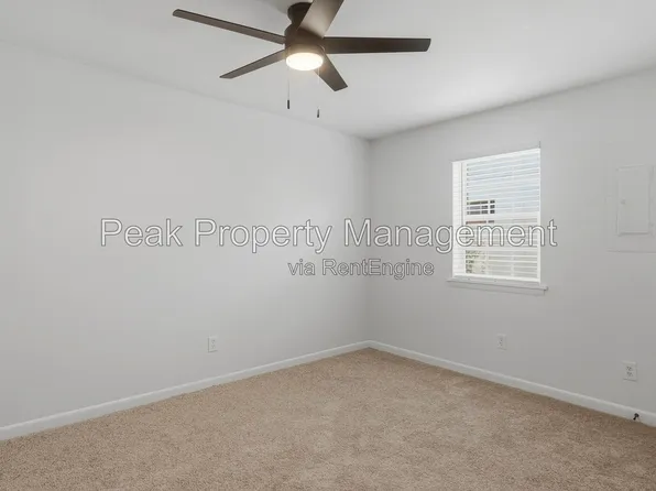 304 S Center St #26, Ashland, VA 23005