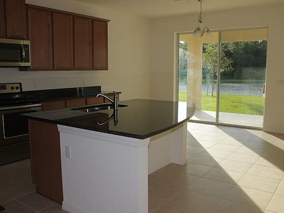 3rd image of 3720 Mt Vernon Way
