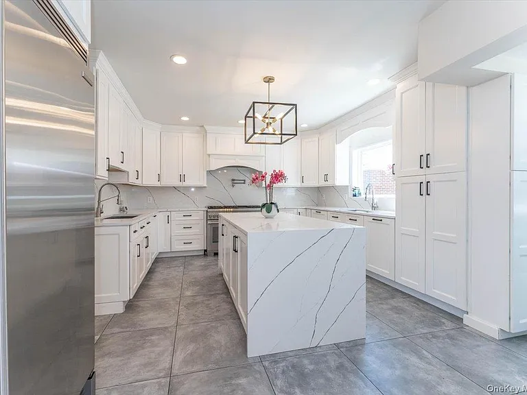 266 Rockaway Tpke — Photo 8