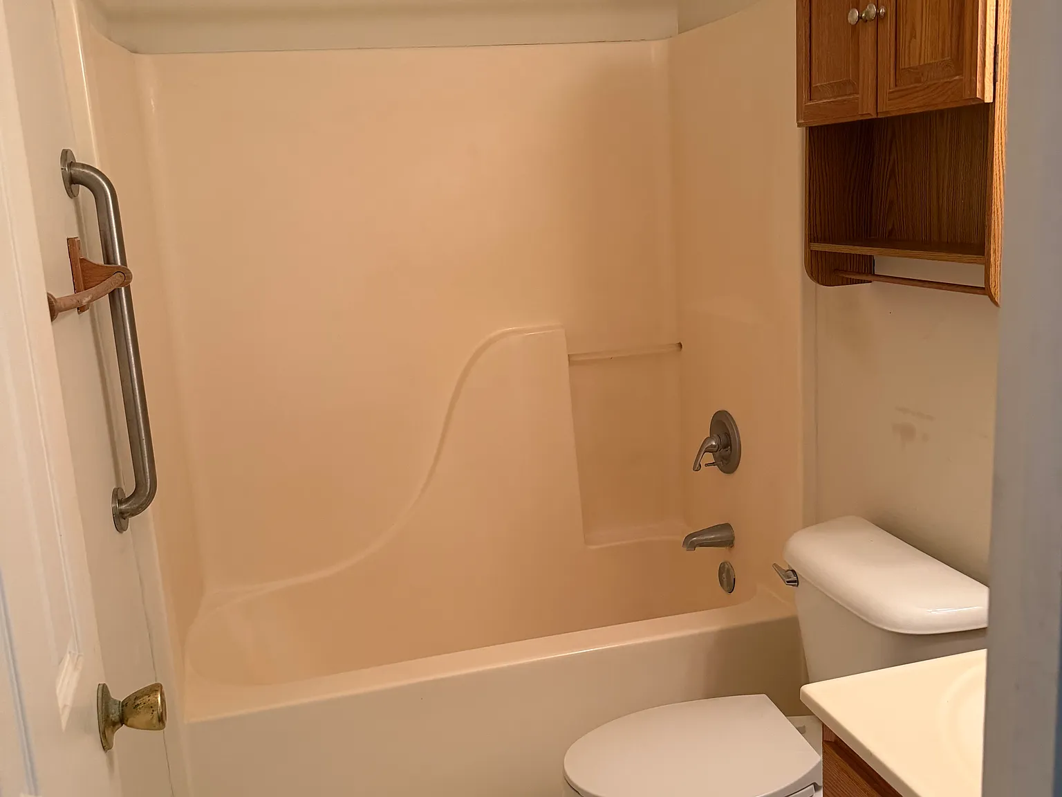 3 bed, 1300 sqft, $1,800 — Photo 4