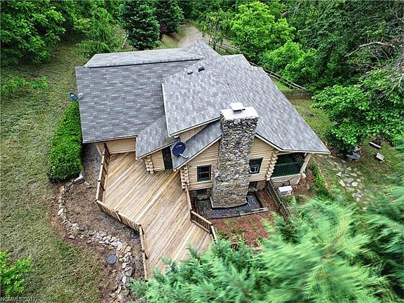 3rd image of 513 Tracy Ln