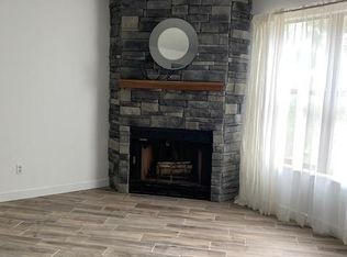 1826 Mountain Dr, South Charleston, WV 25303