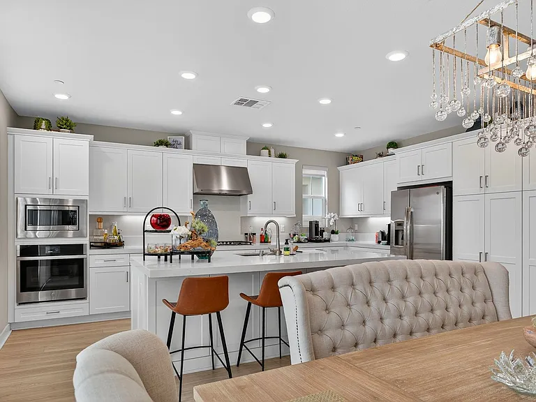 1733 Artemisia Ct — Photo 8