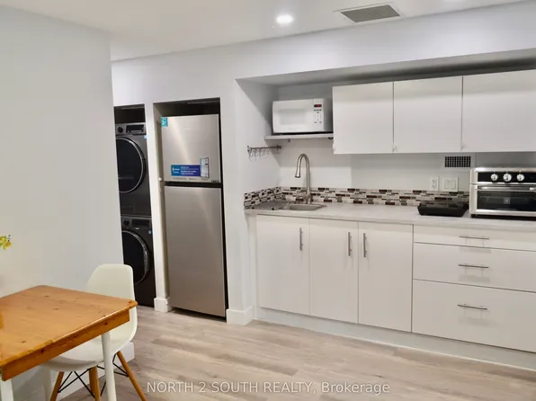 9 Barwell Cres #Basement, Toronto, ON M9W 2W4