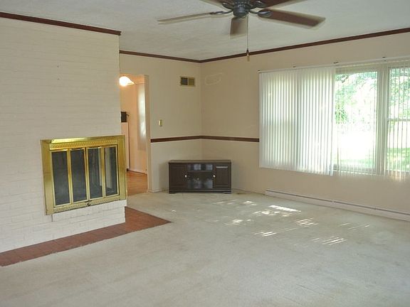 4th image of 61530 Meadowlark Ln