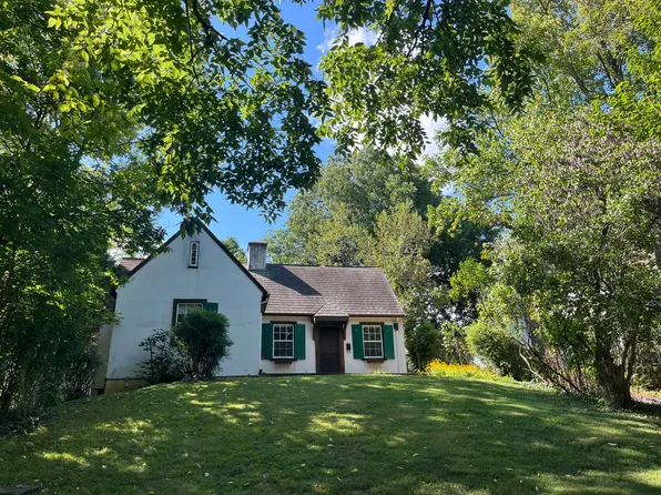 683 Sherwood Ln, Staunton, VA 24401