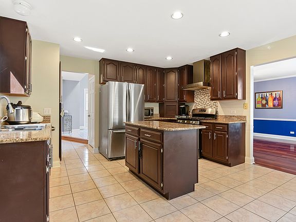 4th image of 1735 Ashford Cir