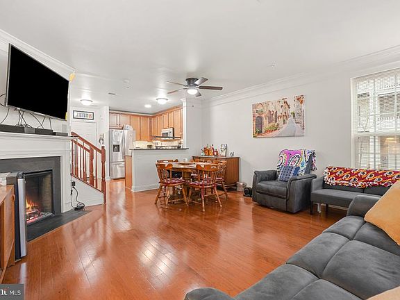 3rd image of 22928 Spicebush Dr
