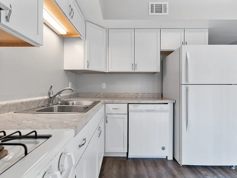 356 Locust St #A — Photo 6