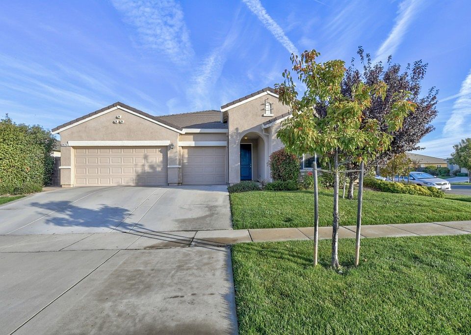 1st image of 2475 Kilbirnie Way