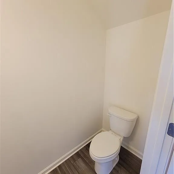 209 Swindon Dr — Photo 11