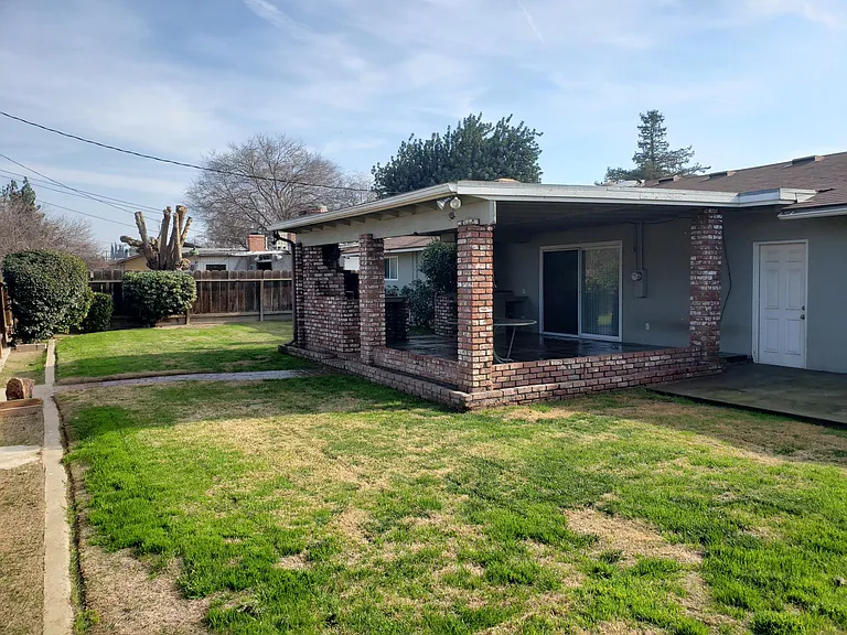 1421 Roberts Ave — Photo 22