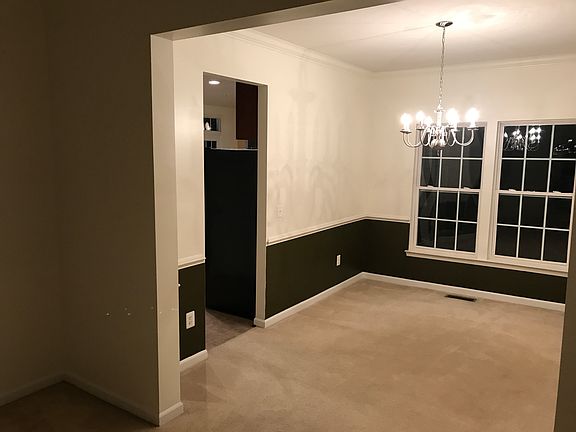 Dining room door to kitchen